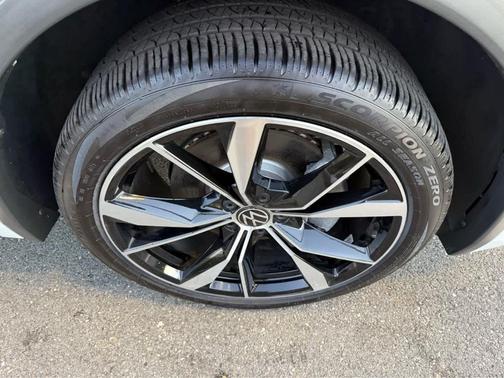 2024 Volkswagen Tiguan 2.0T SEL R-Line