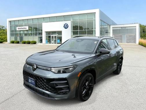 2025 Volkswagen Tiguan 2.0T SE R-Line Black