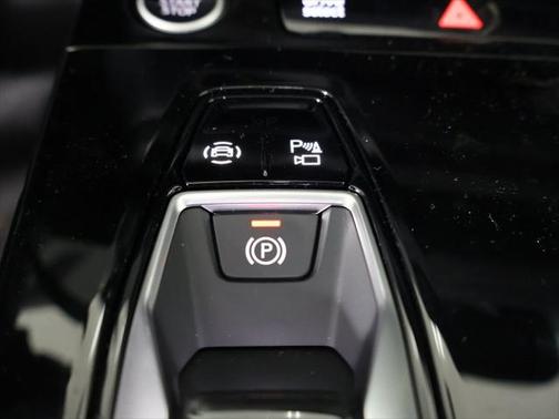 2025 Audi Q6 e-tron Premium Plus quattro