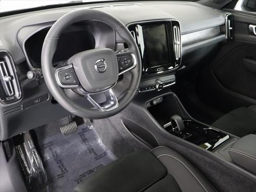 2023 Volvo C40 Recharge Pure Electric Twin Plus