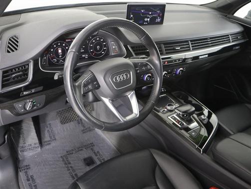2019 Audi Q7 55 Premium Plus