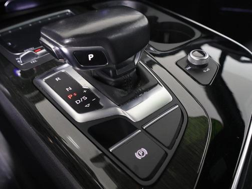 2019 Audi Q7 55 Premium Plus
