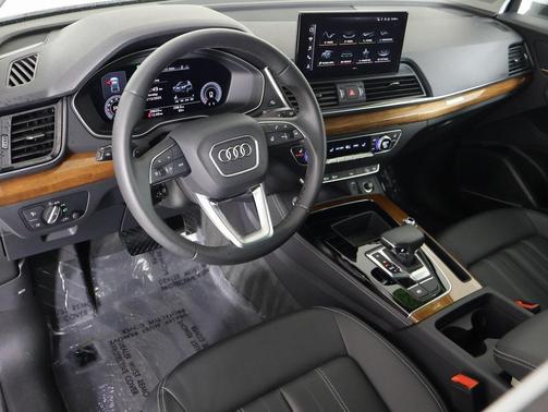 2023 Audi Q5 45 S line Premium Plus