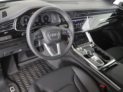2026 Audi Q7 45 Premium