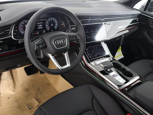 2026 Audi Q7 55 Premium Plus