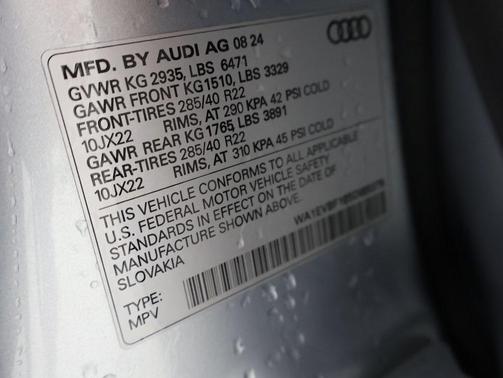 2025 Audi Q8 55 Premium Plus