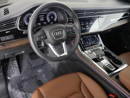 2025 Audi Q8 55 Premium Plus