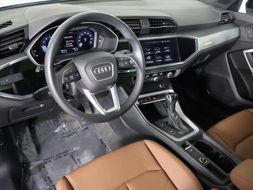 2022 Audi Q3 45 S line Premium