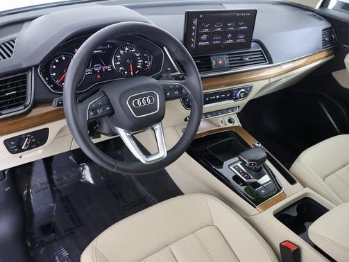 2023 Audi Q5 40 Premium