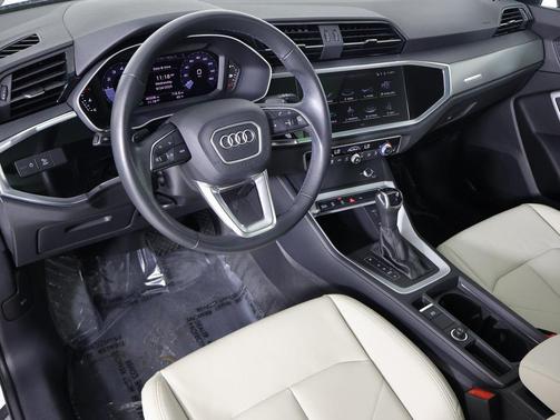 2023 Audi Q3 Premium 45 TFSI S line quattro Tiptronic