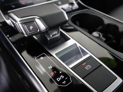 2023 Audi Q7 45 Premium