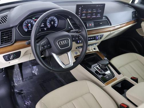 2023 Audi Q5 45 S line Premium Plus