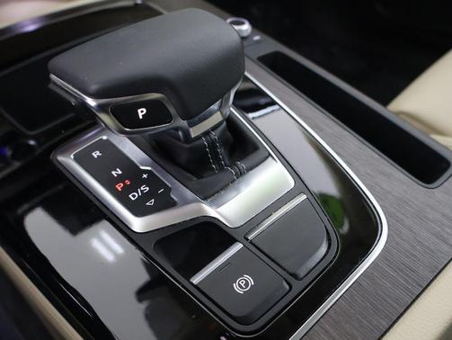 2024 Audi Q5 45 S line Premium