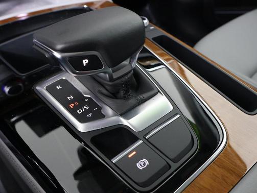 2022 Audi Q5 45 S line Premium Plus