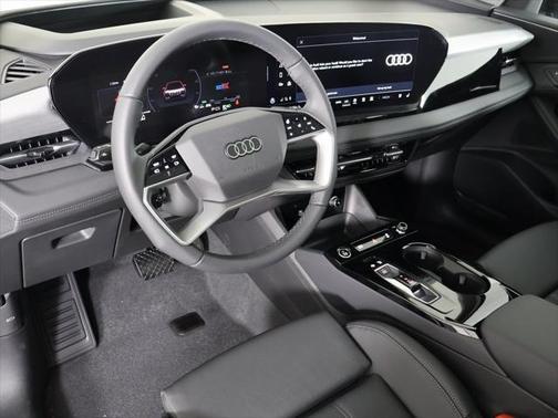 2025 Audi Q6 e-tron Premium Plus quattro
