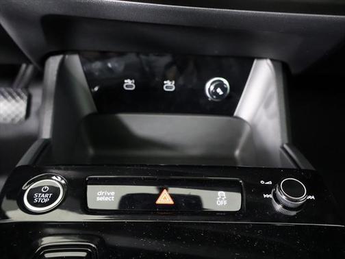 2025 Audi Q6 e-tron Premium Plus quattro