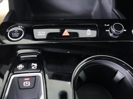 2025 Audi Q6 e-tron Premium Plus quattro