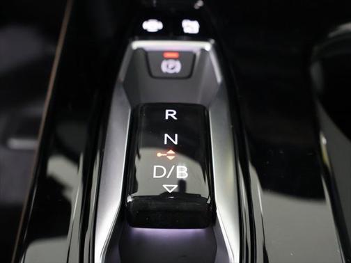 2025 Audi Q6 e-tron Premium Plus quattro