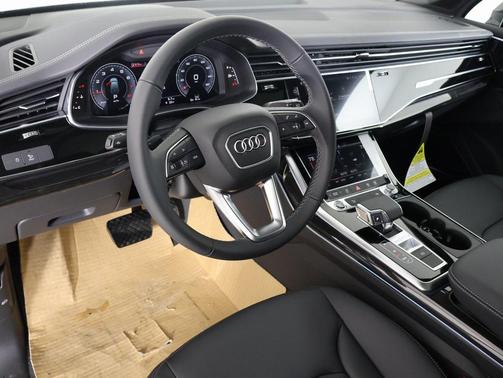 2026 Audi Q7 45 Premium