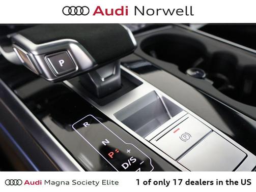 Mythos Black Metallic 2026 Audi RS Q8 4.0T