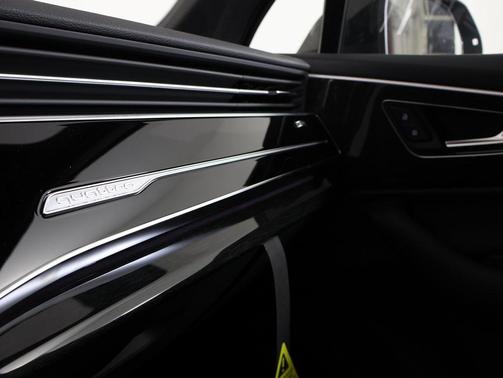 2026 Audi Q7 45 Premium