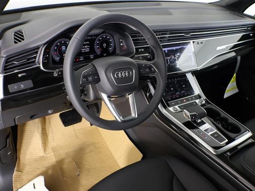 2026 Audi Q7 45 Premium
