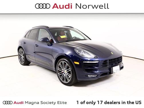 Night Blue Metallic 2017 Porsche Macan Macan GTS