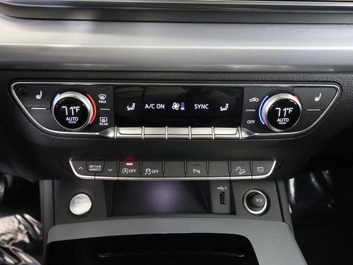 2025 Audi Q5 45 S line Premium