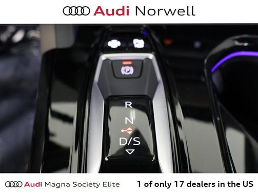 Tambora Gray Metallic 2025 Audi Q5 Premium TFSI quattro S tronic