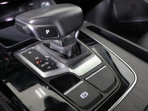 2023 Audi Q5 40 Premium Plus