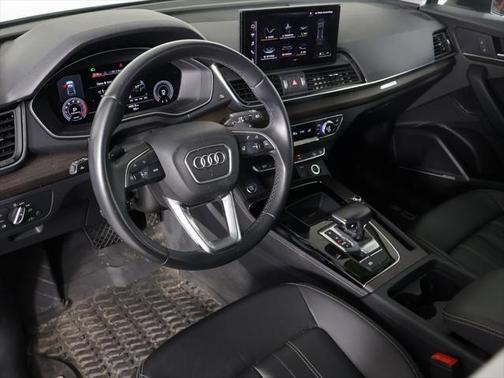2023 Audi Q5 40 Premium Plus
