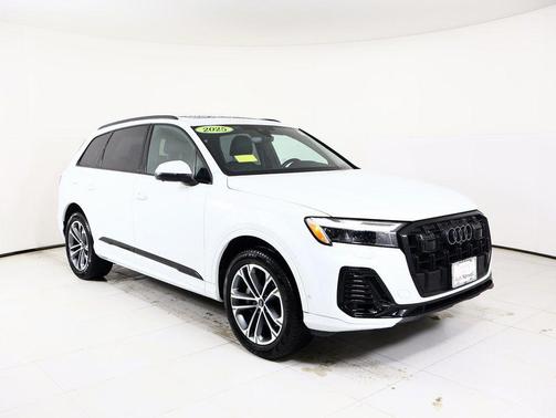 2025 Audi Q7 45 Premium