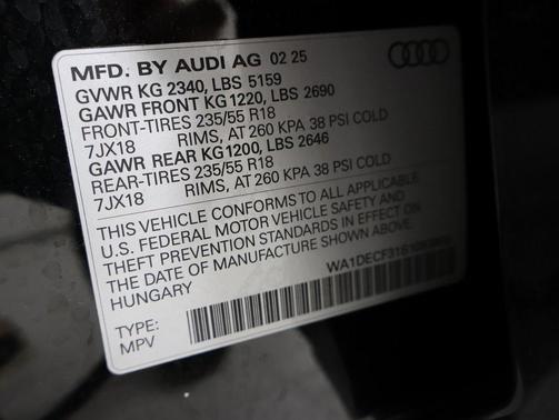 2025 Audi Q3 Premium 45 TFSI S line quattro Tiptronic