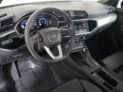 2025 Audi Q3 Premium 45 TFSI S line quattro Tiptronic