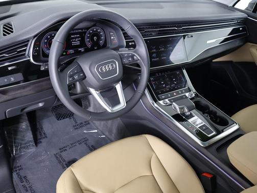 2024 Audi Q7 45 Premium Plus