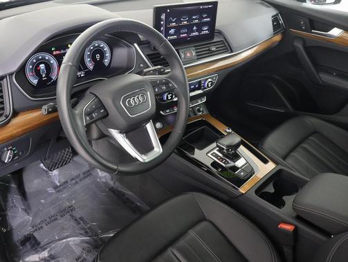 2023 Audi Q5 45 S line Premium Plus