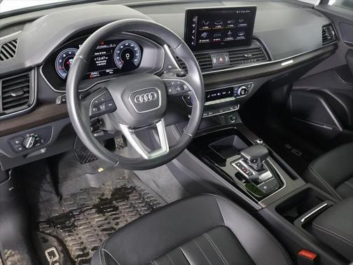 2022 Audi Q5 45 S line Premium Plus