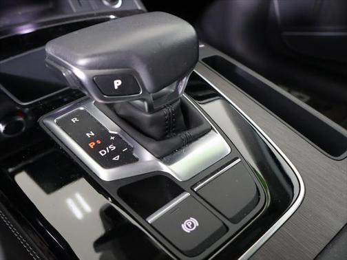 2022 Audi Q5 45 S line Premium Plus