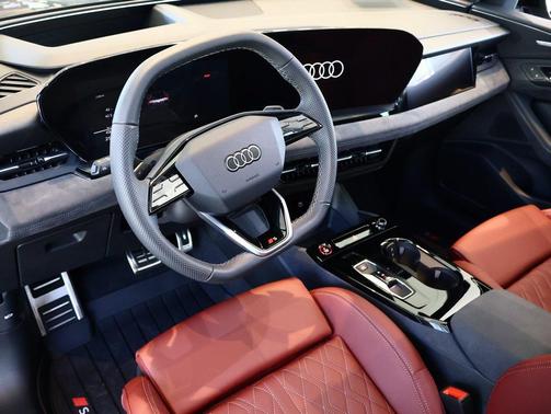 2025 Audi SQ6 e-tron Prestige quattro
