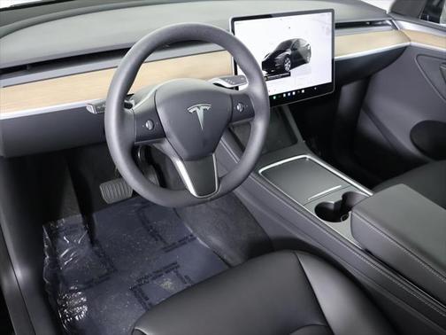 2024 Tesla Model Y Long Range Dual Motor All-Wheel Drive