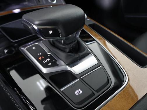 2022 Audi Q5 45 S line Premium Plus