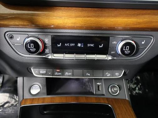 2022 Audi Q5 45 S line Premium Plus