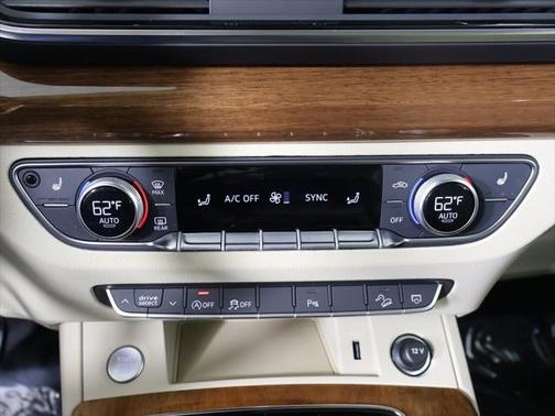 2023 Audi Q5 45 S line Premium