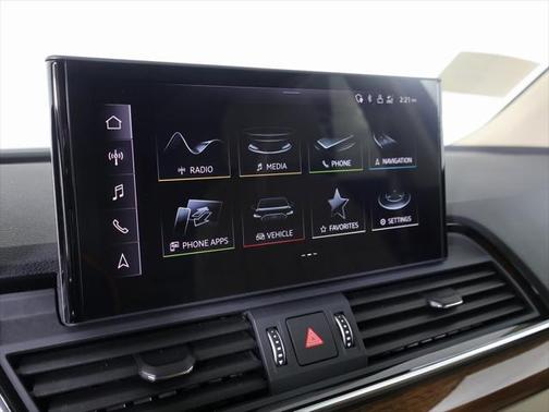 2023 Audi Q5 45 S line Premium