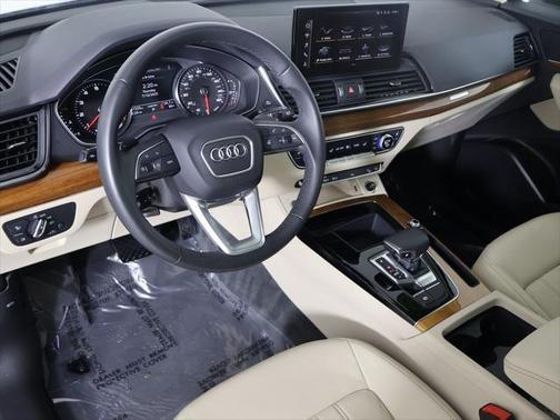 2023 Audi Q5 45 S line Premium
