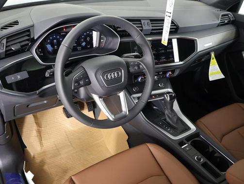 2025 Audi Q3 Premium 45 TFSI S line quattro Tiptronic