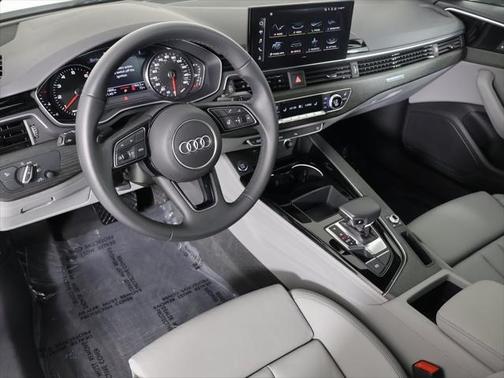 2022 Audi A4 45 S line Premium