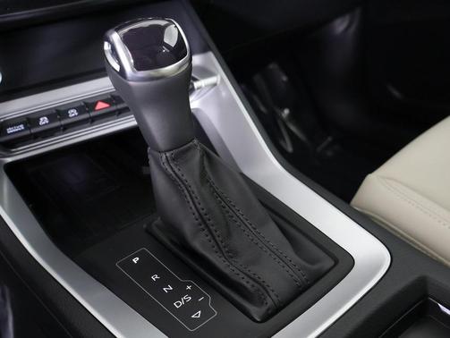 2024 Audi Q3 Premium 45 TFSI S line quattro Tiptronic