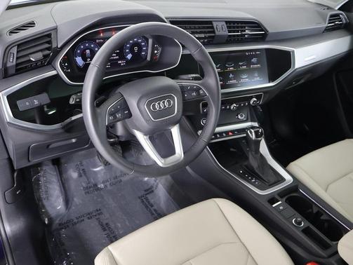 2024 Audi Q3 Premium 45 TFSI S line quattro Tiptronic