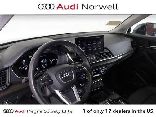 Daytona Gray Pearl Effect 2023 Audi Q5 45 S line Premium Plus